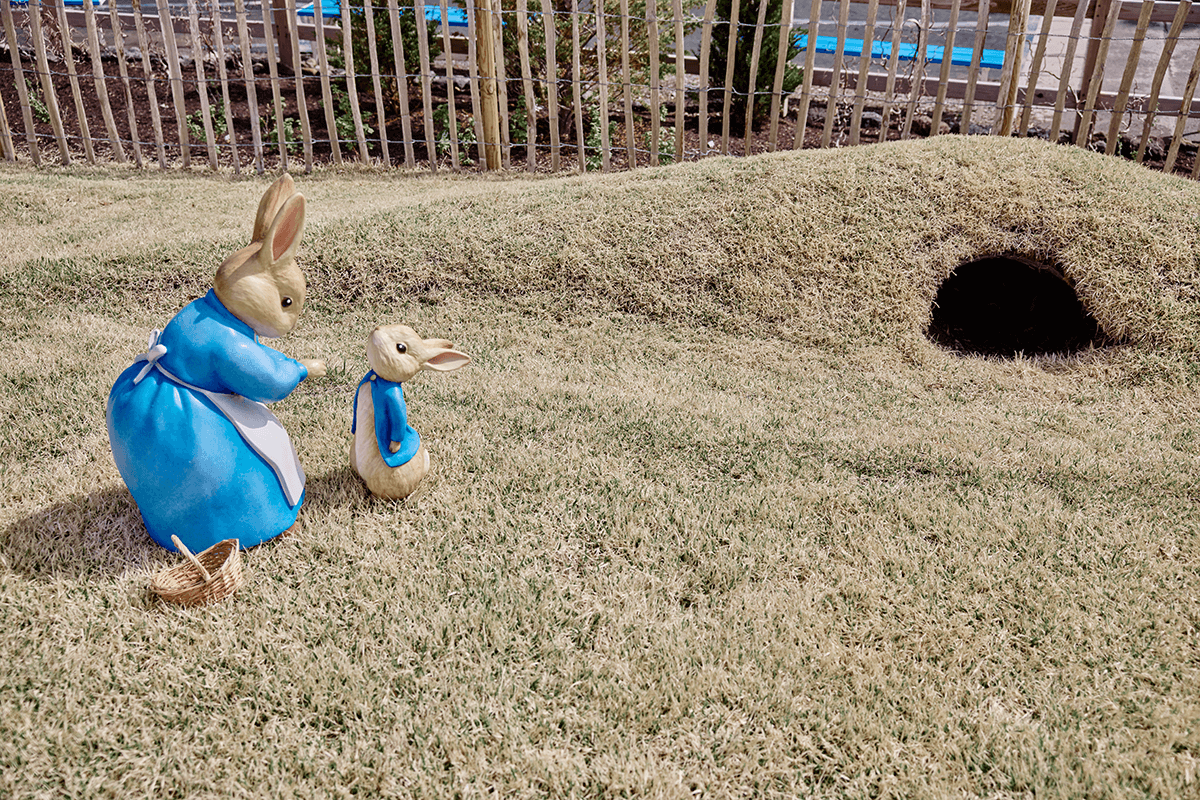 Peter Rabbit™ English garden image